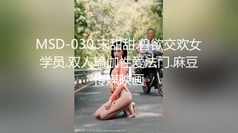 眼睛里有光的骚妹子听指挥好多丝袜换着给狼友看，揉奶玩逼看特写