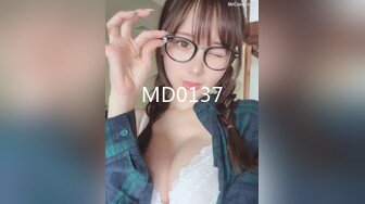 萝莉美眉 趴下 屁股翘起来 身材娇小 小娇乳 无毛粉穴 被大鸡吧无套输出