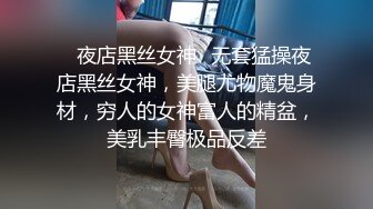  腰细胸大好身材妹子和跑友啪啪，振动棒插逼自慰被揉奶子，跪着深喉交骑乘打桩