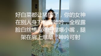 《居家摄像头破解》小伙在客厅趴下漂亮女友的内裤可惜鸡巴硬不起来插不进去