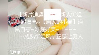 NTR绿帽淫妻大神『家有美娇妻』看老婆屁股上的巴掌印子，再看单男进出老婆逼的特写，越看越有感觉 (2)