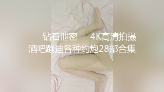 商城一路跟踪抄底漂亮学生妹 逛街居然没穿内内看着还蛮清纯的