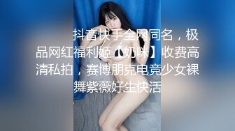 极品颜值小嫩货美少女【狗花】，温柔甜甜的声音，撩起衣服小露逼逼非常诱人，风流骚话诱惑网友！