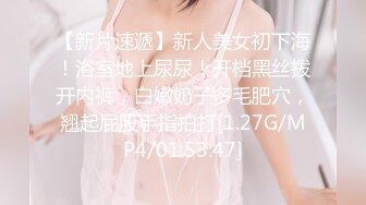  新来的极品黑丝女模全程露脸大秀直播让小哥啪啪，69交舔鸡巴让小哥舔逼逼淫水