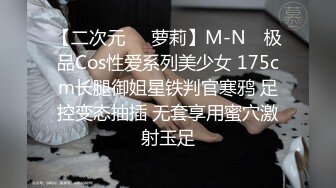 面孔清纯长发尤物卖力口活，手打飞机，相互69互玩，女上位无套啪啪，紧要关头射在肚脐上