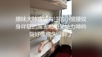  甜美骚骚小妞和小男友居家操逼，短裙骑在身上抽插，搞一会自己拿道具自慰，男友JB有点小，貌似满足不了