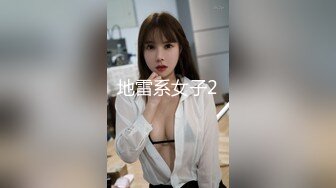 开个情趣房自拍女友吃鸡鸡