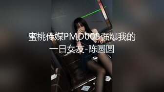 猥琐小哥下药迷翻漂亮的女朋友 找来朋友一起操药量不太够还时不时的动一下