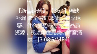 丰满巨乳妹子在公厕玩剧情，偶遇男子直接开干趴下深喉大屌撅起屁股后入啪啪